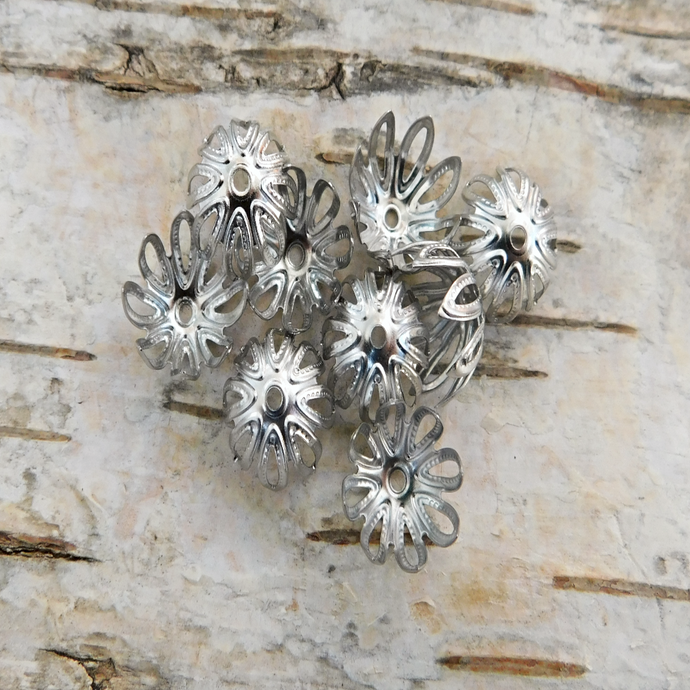 Pärlhatt blomblad i rostfritt stål, 11x7 mm