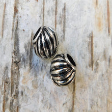 Ladda upp bild till gallerivisning, Mellandel/detalj i rostfritt stål antik 11x10 mm
