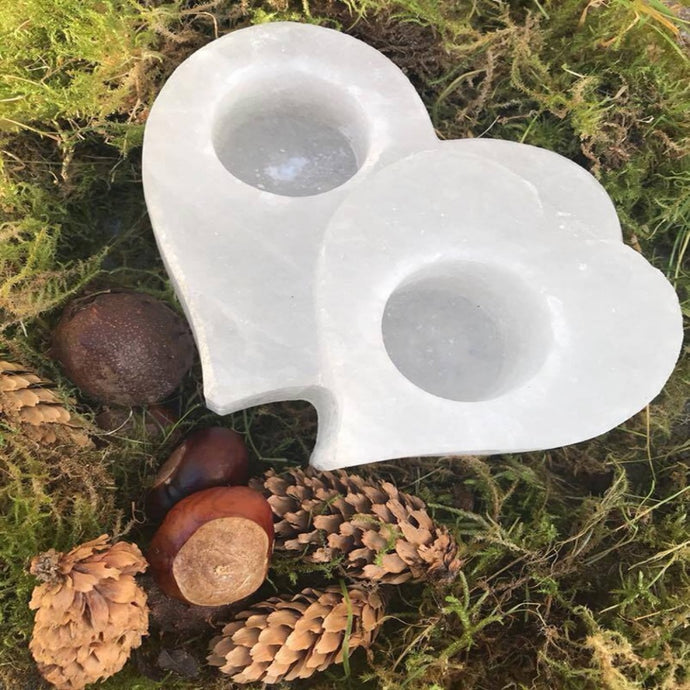 Ljuslykta, dubbelhjärta i vit saltsten