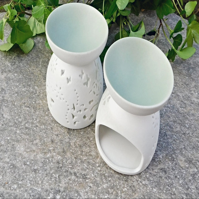 Aromalampa, vit med fåglar och blommönster