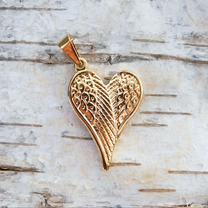 Hjärtformade änglavingar i guldfärgat rostfritt stål, 35x28 mm