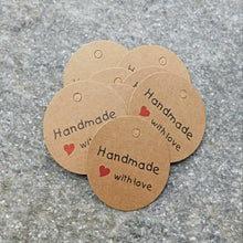 Ladda upp bild till gallerivisning, Rund etikett &quot;Handmade with love&quot;
