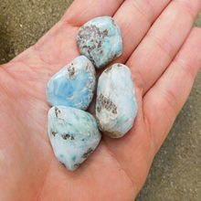 Ladda upp bild till gallerivisning, Larimar, trumlad
