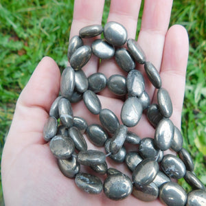 Pyrit oval 14x10 mm, sträng