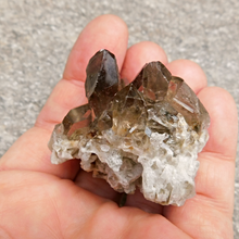 Ladda upp bild till gallerivisning, Rökkvarts kluster, 46 gram
