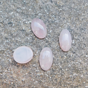 Rosenkvarts oval cabochon, 18x13 mm
